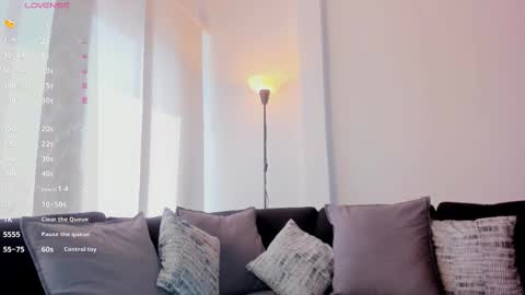 I A R A   online show from 11/10/25, 03:00