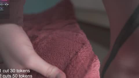 Snapshot of iara_mi chatting on 03/06/25, 08:05 stream next week online show from 03/06/25, 08:05