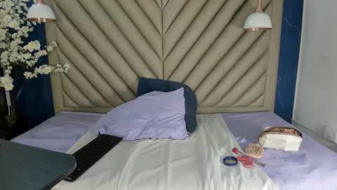 Snapshot of ibbie_ chatting on 10/03/25, 12:02 ibbie_ online show from 10/03/25, 12:02