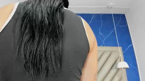 Snapshot of ibbie_ chatting on 11/20/25, 12:05 ibbie_ online show from 11/20/25, 12:05