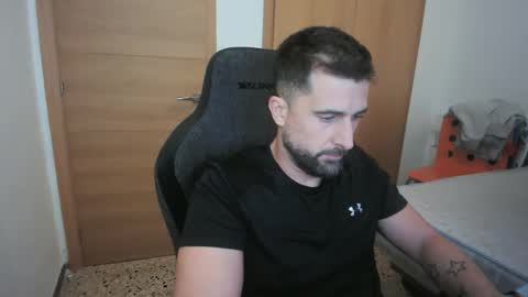 iberian_macho online show from 10/16/25, 06:36