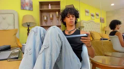 Snapshot of ibratxandy chatting on 10/20/25, 09:15 ibratxandy online show from 10/20/25, 09:15