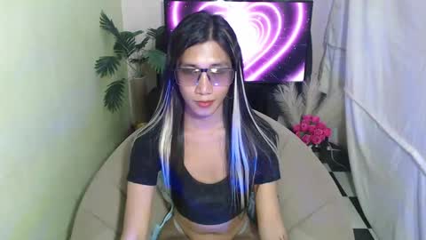 Snapshot of ice_creamyummy25 chatting on 02/19/25, 05:38 im NORMA online show from 02/19/25, 05:38