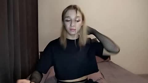 Jade online show from 12/02/25, 02:23