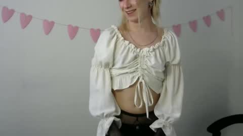 Jade online show from 04/01/26, 01:41