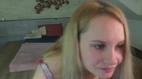 Ice Blue online show from 05/18/26, 06:58