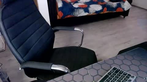 vchat online show from 07/19/26, 10:24