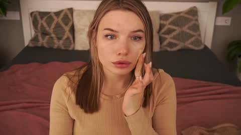 Snapshot of icedanielles chatting on 12/08/24, 02:19 Danielle online show from 12/08/24, 02:19