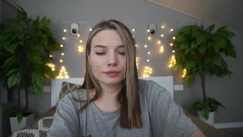 Snapshot of icedanielles chatting on 01/07/25, 05:53 Danielle online show from 01/07/25, 05:53