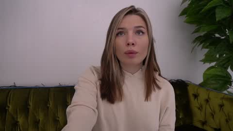 Snapshot of icedanielles chatting on 01/09/25, 03:34 Danielle online show from 01/09/25, 03:34