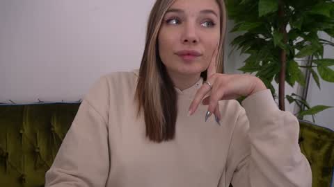 Snapshot of icedanielles chatting on 01/09/25, 06:36 Danielle online show from 01/09/25, 06:36