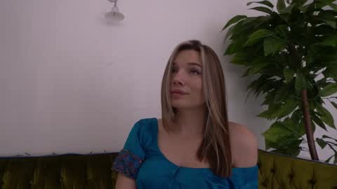 Snapshot of icedanielles chatting on 01/31/25, 02:39 Danielle online show from 01/31/25, 02:39