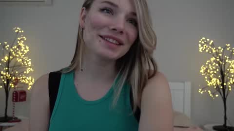 Snapshot of icedanielles chatting on 02/09/25, 03:12 Danielle online show from 02/09/25, 03:12