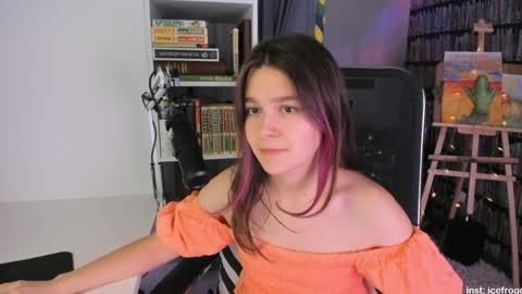 Snapshot of icefroq chatting on 02/01/25, 09:29 Julia online show from 02/01/25, 09:29