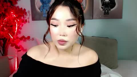 Snapshot of ichiben chatting on 10/18/25, 12:02 ichiben online show from 10/18/25, 12:02