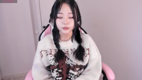 Snapshot of ichigo_o chatting on 12/11/24, 06:25 Hitomi online show from 12/11/24, 06:25