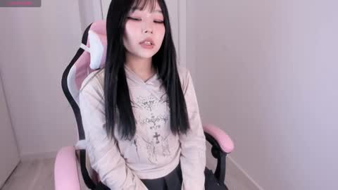 Snapshot of ichigo_o chatting on 12/24/24, 06:55 Hitomi online show from 12/24/24, 06:55