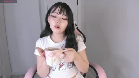 Snapshot of ichigo_o chatting on 01/31/25, 12:29 Hitomi online show from 01/31/25, 12:29