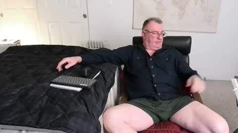 Christopher online show from 10/31/25, 01:23