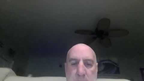 icumming online show from 05/01/26, 01:21
