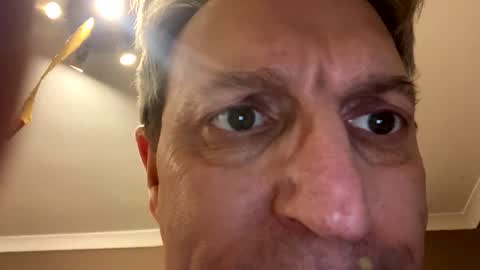 Snapshot of icums4u chatting on 12/23/24, 03:23 icums4u online show from 12/23/24, 03:23