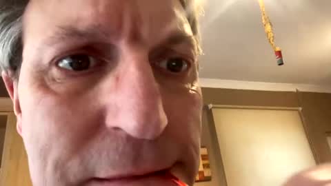 Snapshot of icums4u chatting on 02/04/25, 02:43 icums4u online show from 02/04/25, 02:43