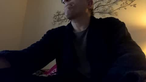 Snapshot of icums4u chatting on 02/15/25, 08:44 icums4u online show from 02/15/25, 08:44