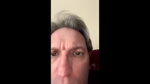 Snapshot of icums4u chatting on 02/17/25, 04:15 icums4u online show from 02/17/25, 04:15