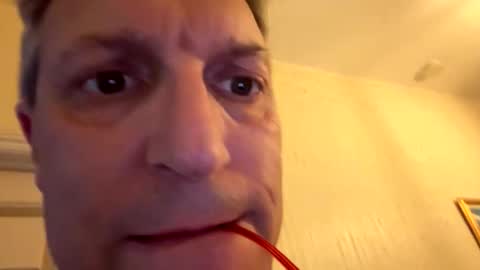 Snapshot of icums4u chatting on 09/24/25, 01:36 icums4u online show from 09/24/25, 01:36