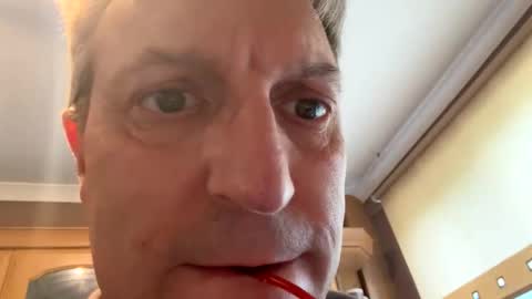 Snapshot of icums4u chatting on 10/09/25, 01:42 icums4u online show from 10/09/25, 01:42