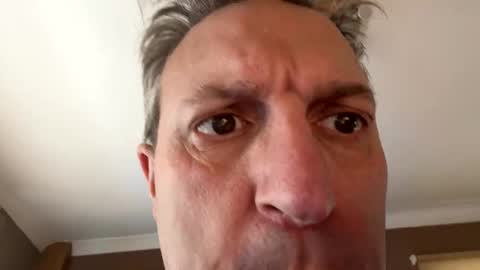 Snapshot of icums4u chatting on 10/11/25, 08:13 icums4u online show from 10/11/25, 08:13