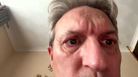 Snapshot of icums4u chatting on 10/27/25, 03:27 icums4u online show from 10/27/25, 03:27