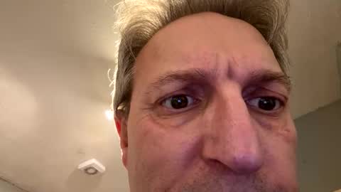 Snapshot of icums4u chatting on 11/05/25, 04:40 icums4u online show from 11/05/25, 04:40