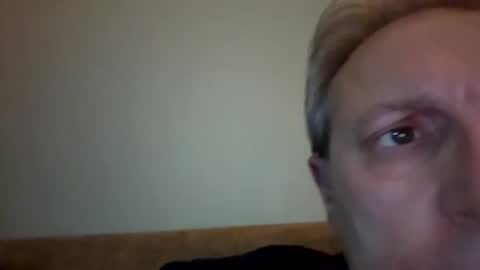 Snapshot of icums4u chatting on 11/23/25, 10:53 icums4u online show from 11/23/25, 10:53