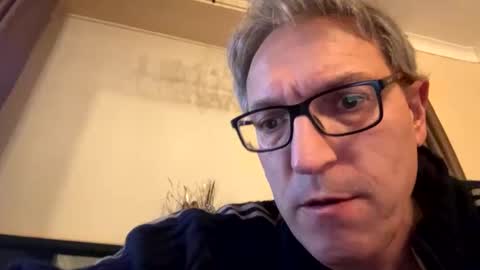 Snapshot of icums4u chatting on 11/27/25, 05:04 icums4u online show from 11/27/25, 05:04