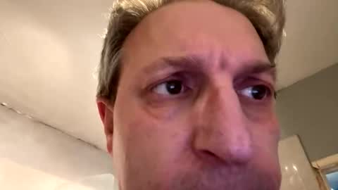 Snapshot of icums4u chatting on 02/19/26, 06:37 icums4u online show from 02/19/26, 06:37