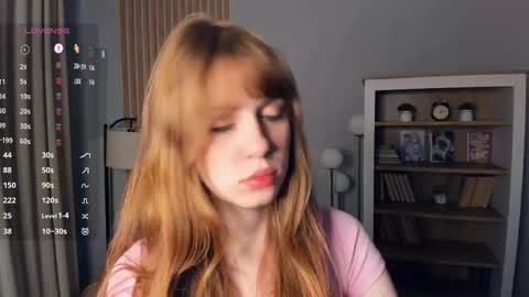 Snapshot of icyhoneybite chatting on 10/18/25, 09:32 Jane online show from 10/18/25, 09:32