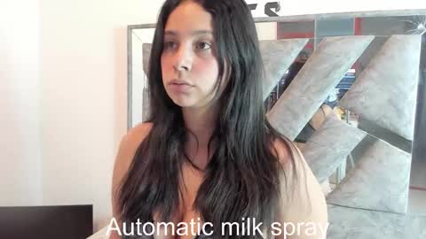 Idara Zanin online show from 12/22/25, 11:29