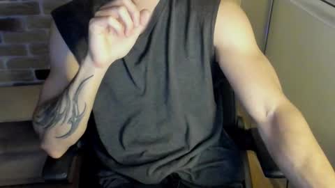 Snapshot of idkiww chatting on 10/11/25, 07:34 yo online show from 10/11/25, 07:34