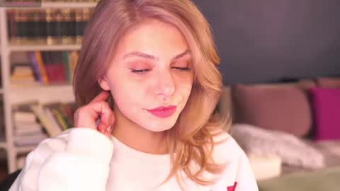 Little Flower online show from 10/10/25, 04:50