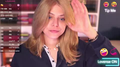 Little Flower online show from 10/19/25, 04:40