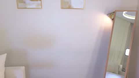 Lisa online show from 09/18/25, 08:16