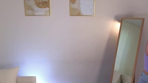 Lisa online show from 11/24/25, 08:03