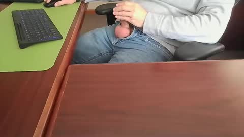 Hung office Stud online show from 12/09/24, 08:01