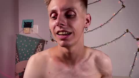 Snapshot of igarsson chatting on 02/15/25, 12:04 vladito online show from 02/15/25, 12:04