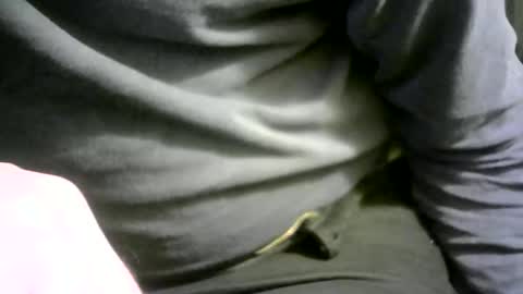 Snapshot of ignoredlittlestloser chatting on 11/04/25, 12:04 ignoredlittlestloser online show from 11/04/25, 12:04