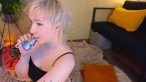 Emmy  help me reach 100 thumbs up online show from 11/17/25, 07:41