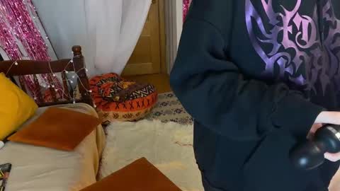 Emmy  help me reach 100 thumbs up online show from 02/08/26, 06:55