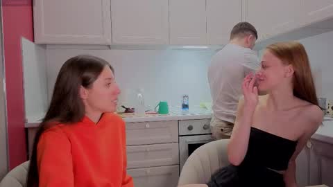 Julia and Mira online show from 01/15/26, 01:48