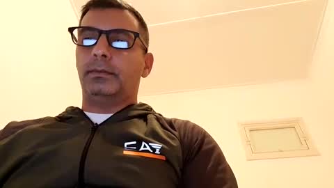 Snapshot of ihtiandar1008 chatting on 01/23/25, 09:29 ihtiandar1008 online show from 01/23/25, 09:29